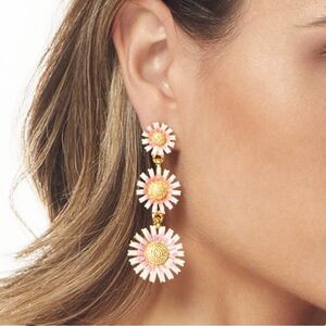 Like new ! Kenneth Jay Lane Delicate Pink Daisy Drop Earrings white pink gold